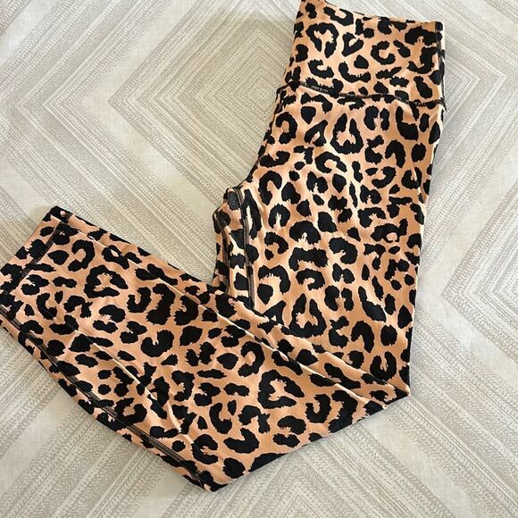 HeyNuts Women’s High Waisted Animal Print Leggings - Picture 1 of 6